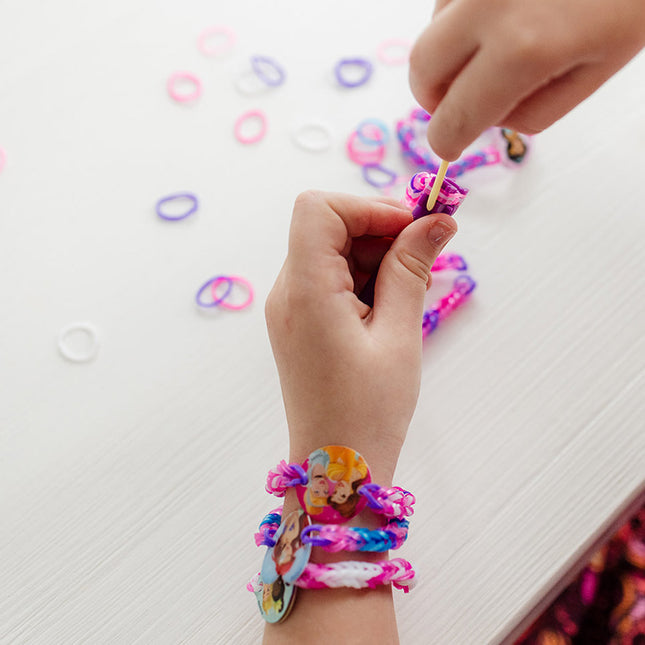 Fabrication de bracelets Disney Princesse avec des élastiques Loom