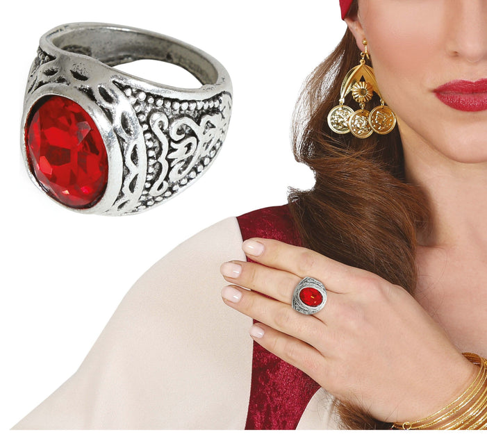 Bague en argent avec rubis rouge