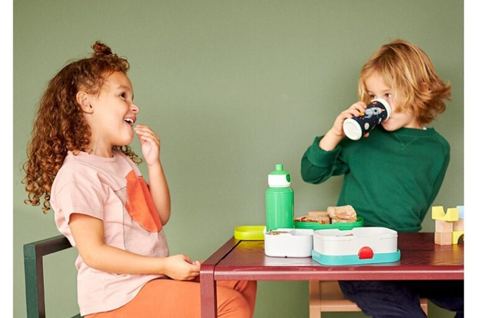 Set de déjeuner Campus School mug+Lunch box Lol Surprise