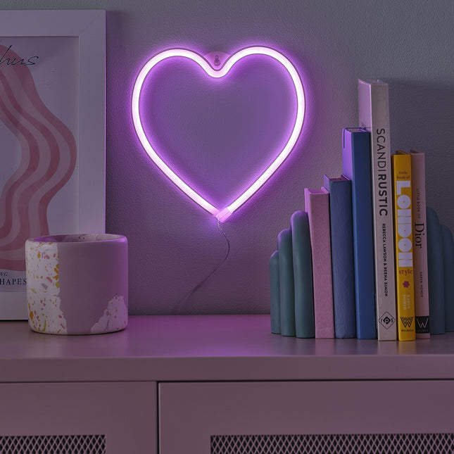 Lampe néon en forme de coeur rose