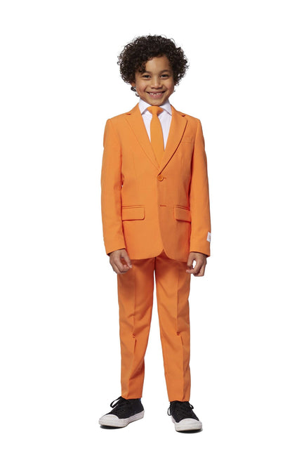 Garçon en costume orange OppoSuits