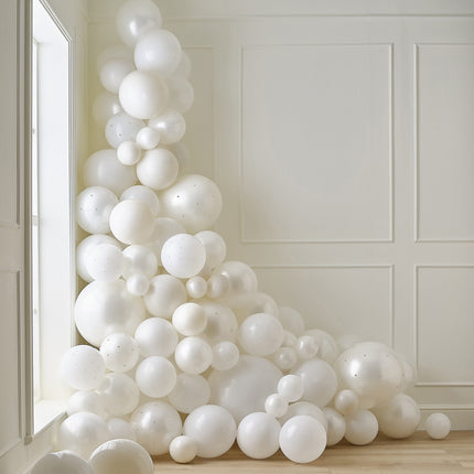 Arche de ballons blancs