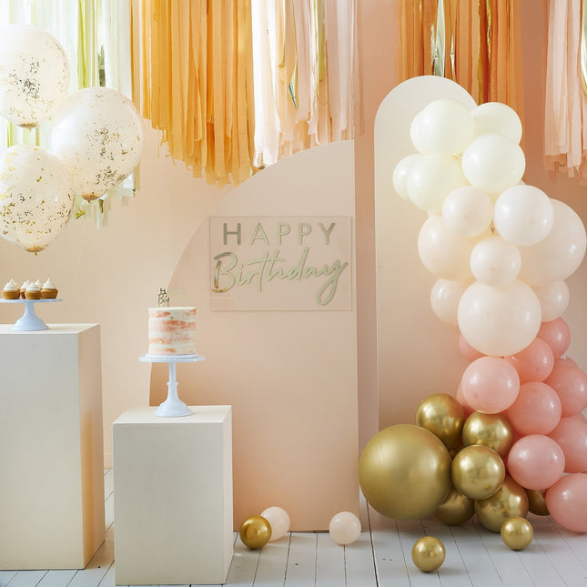 Mélange d'arcs de ballons colorés