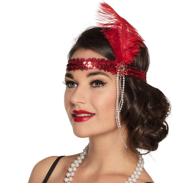 Bandeau rouge, plume de flapper