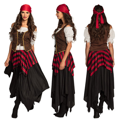 Tornade en costume de pirate