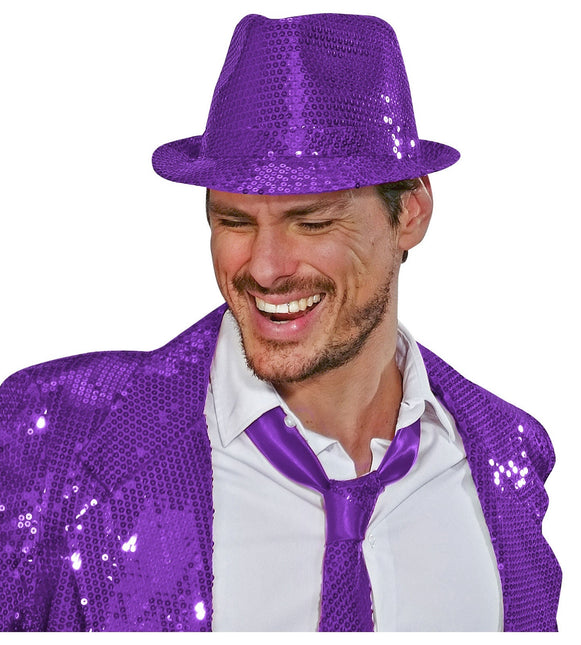 Chapeau violet à paillettes