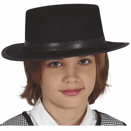 L'enfant au chapeau noir