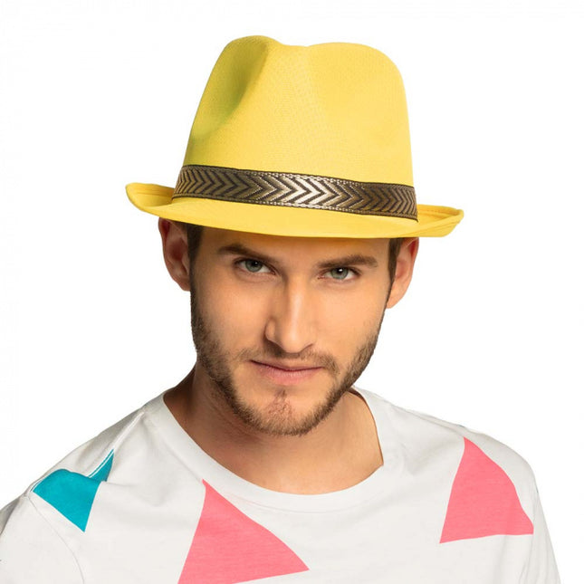 Chapeau jaune