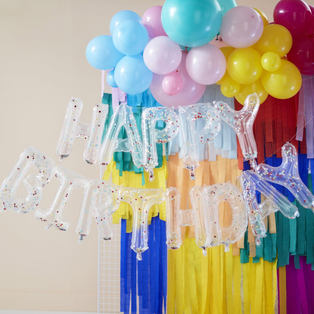 Confetti de ballons pour la lettre Happy Birthday