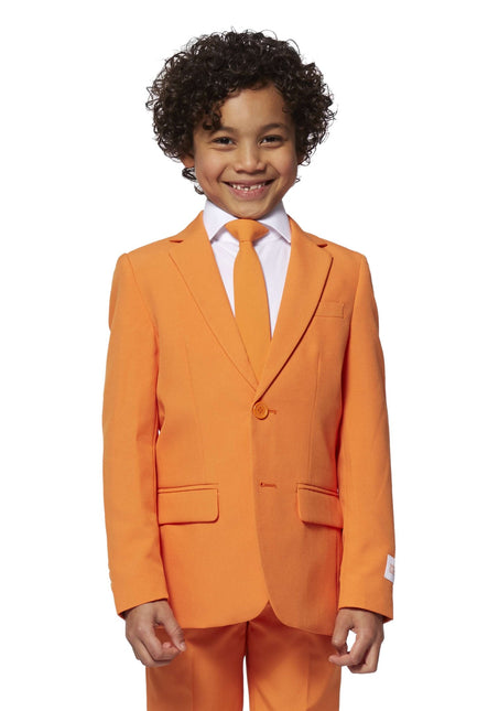 Garçon en costume orange OppoSuits