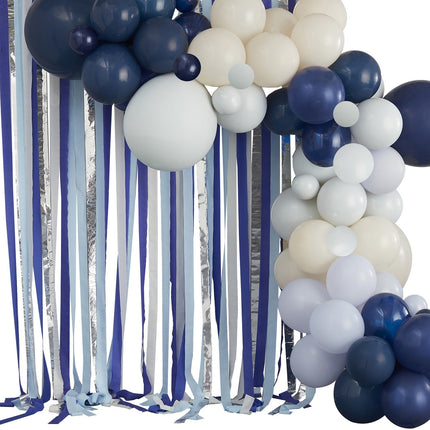 Arche de ballons bleus avec guirlandes 3m