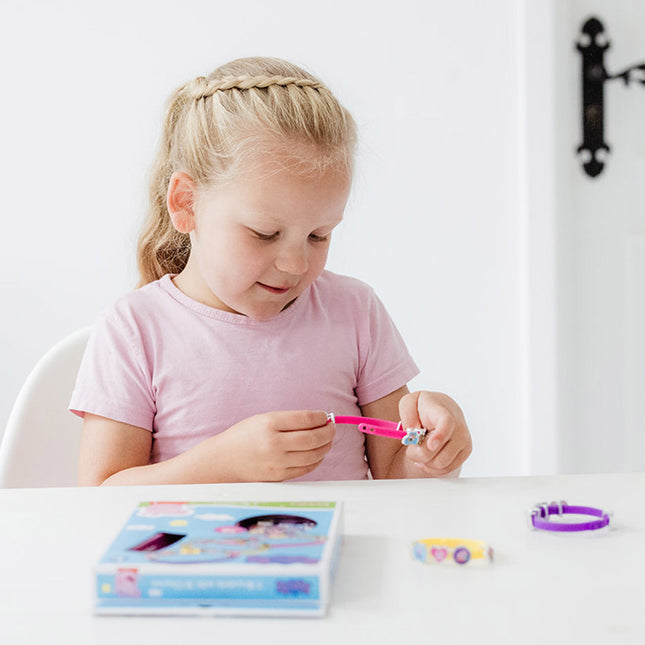 Fabrication de bracelets Peppa Pig