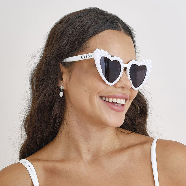 Lunettes de soleil en forme de cœur Perles blanches