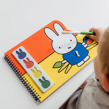 Livre de peinture Miffy