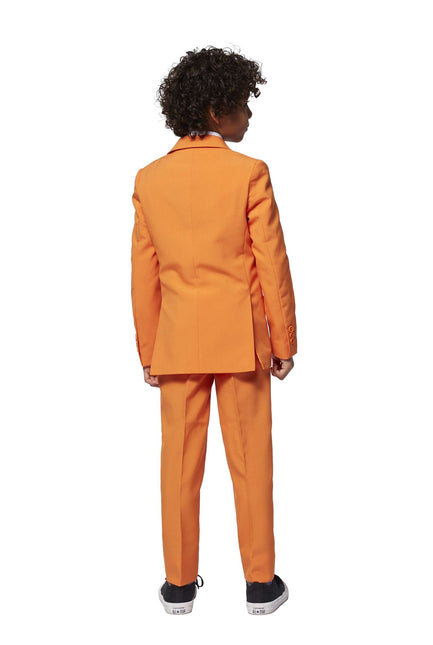 Garçon en costume orange OppoSuits