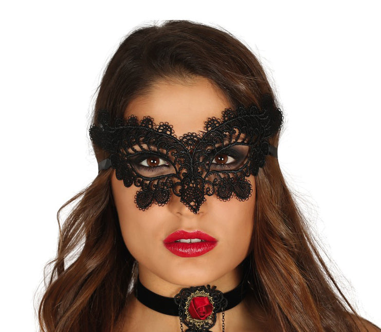 Masque brodé noir