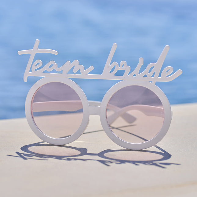 Spectacles Team Bride